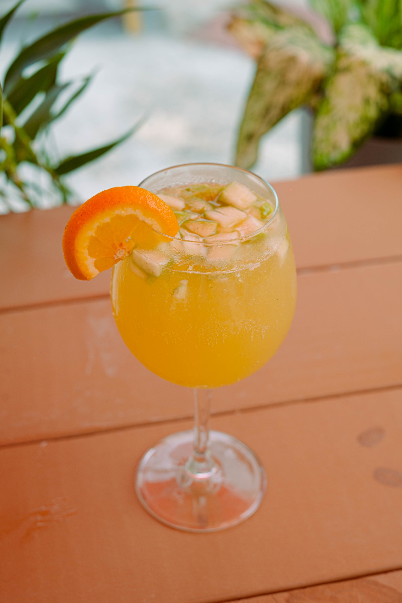 White sangria with fresh fruit